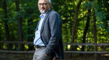 In a new book called “Grasp!” being released August 18, Sanjay Sarma, MIT’s vice president for open learning, has drawn on his years of experience directing MIT’s many online learning systems, including MITx and OpenCourseWare. Photo: M...