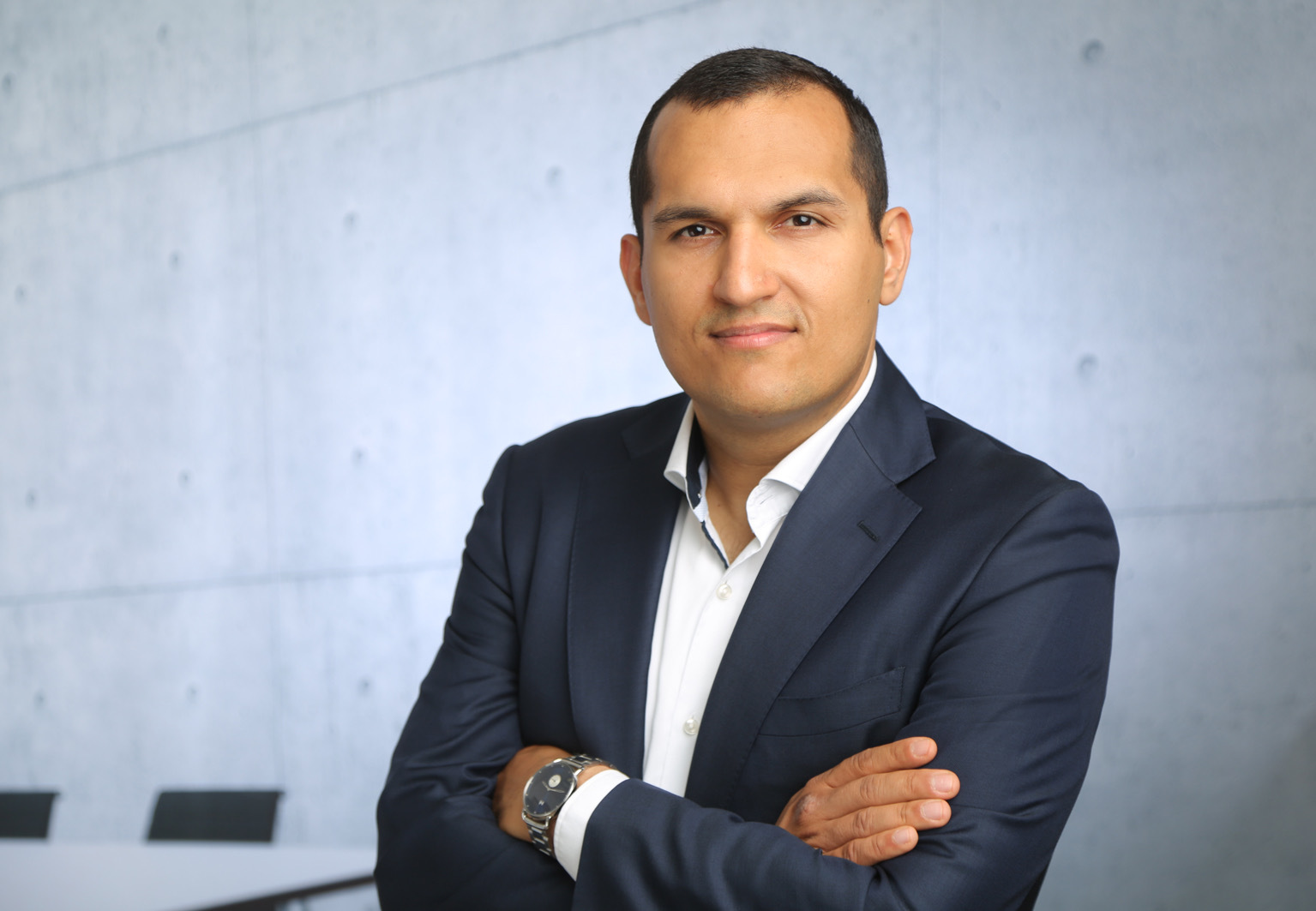 Zeeshan Mahmood headshot